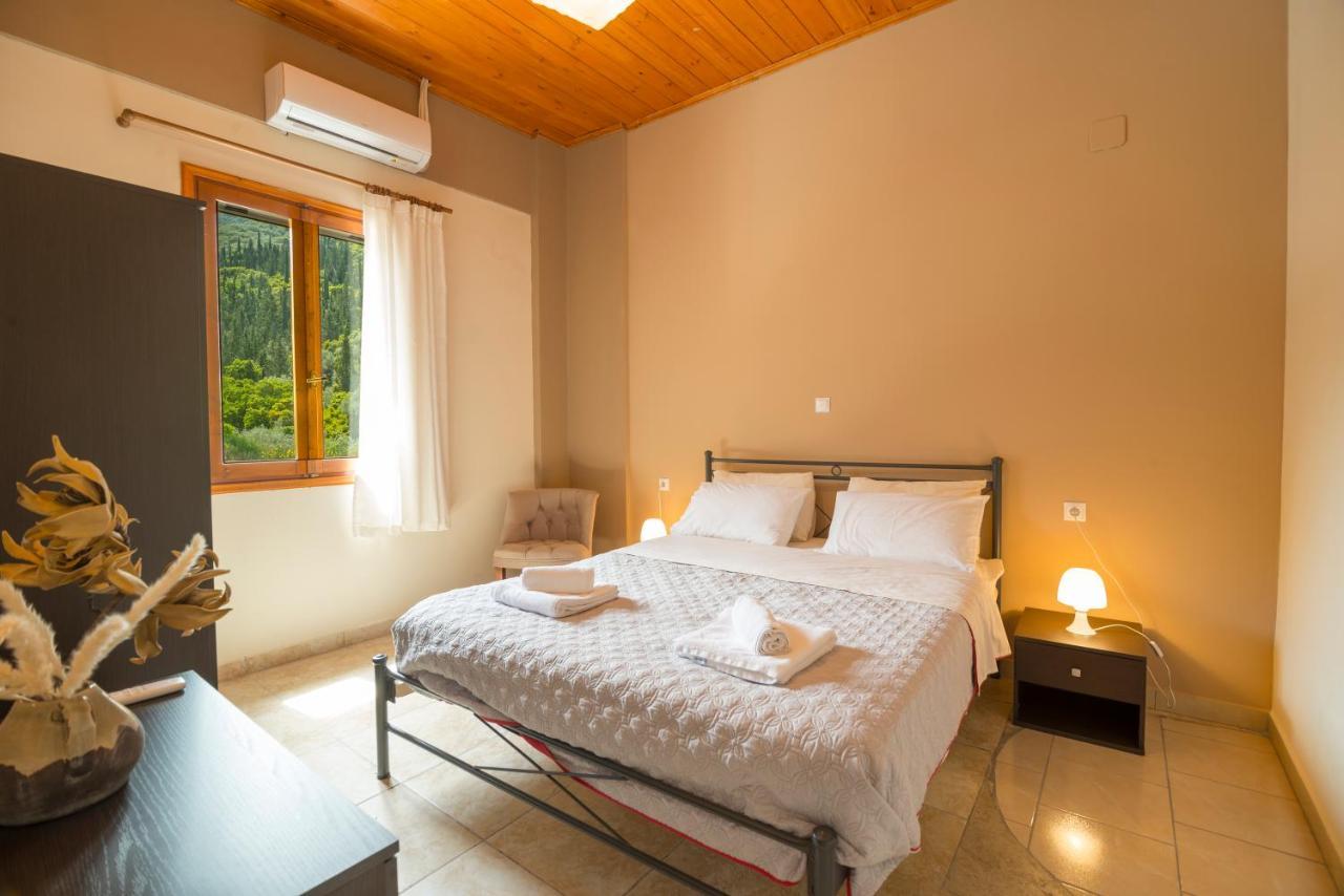 Ntamari Apartments Vathy  Bagian luar foto